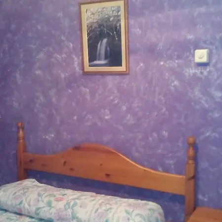 Hoces Del Duraton 호스텔